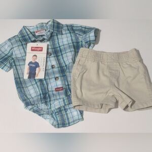 Wrangler Baby Boy 2 Piece Blue Plaid & Khaki Short Set. Size 3 Months NWT